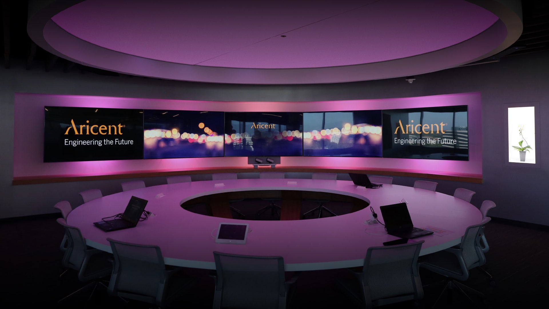 1%20TEDx%20Austin%202013%20jeff%20sharpe%20bill%20burgess%20MASTER%20HERO%20SHOT